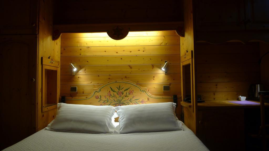 Hotel Du Parc - Manoir Du Baron Blanc Faverges Eksteriør billede